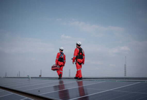 Se acabar a luz da rua o meu sistema de energia solar continua funcionando?